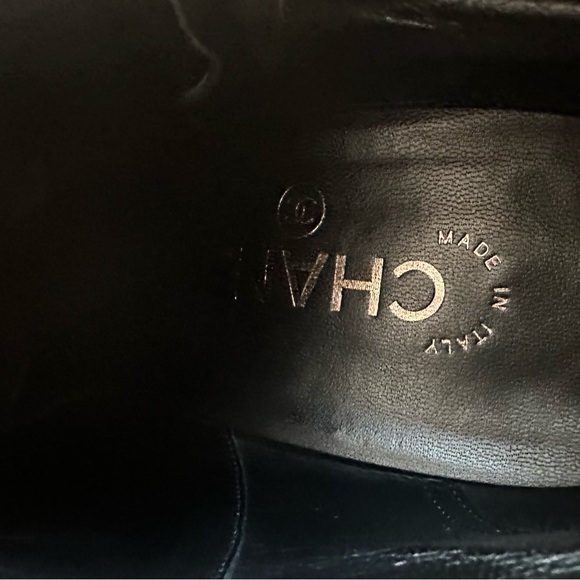 Chanel suede ankle boots - Picture 6 of 11